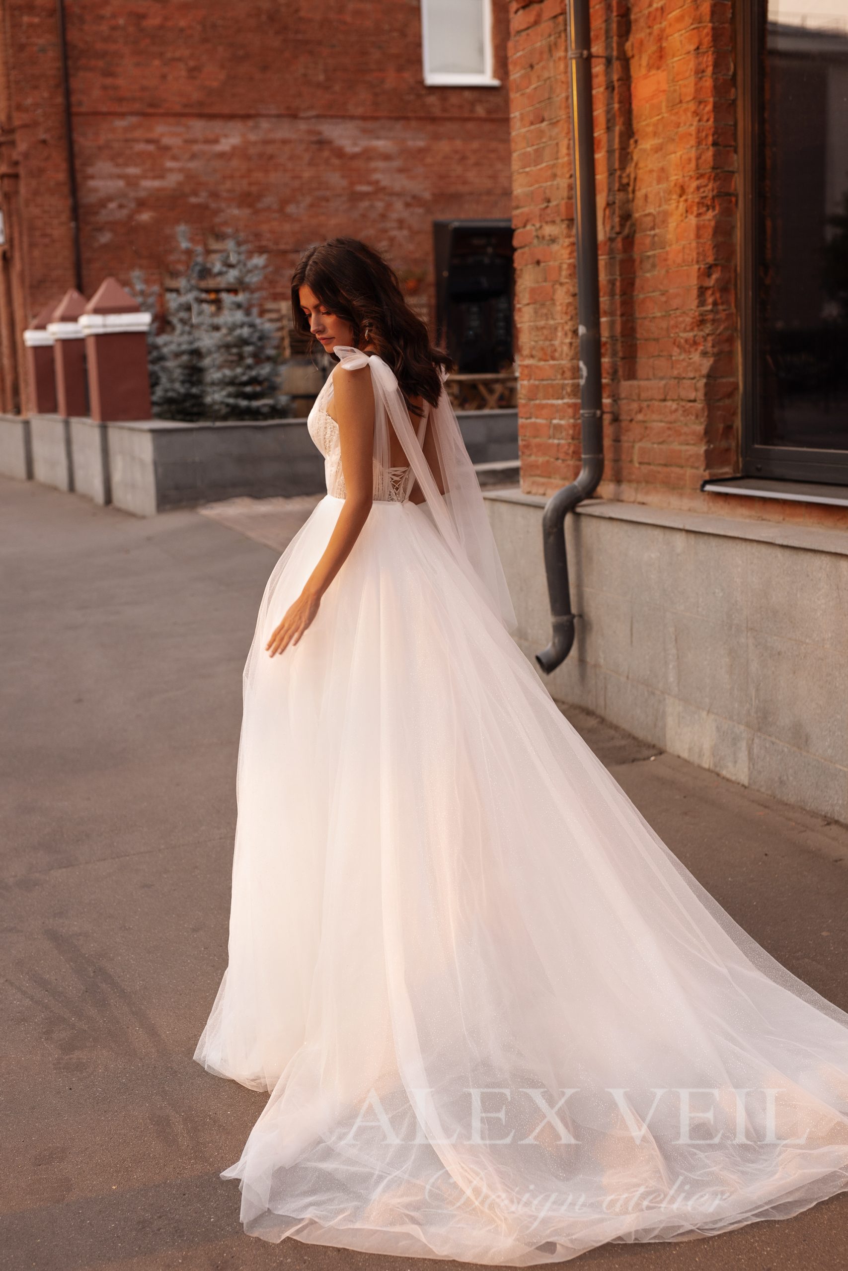 VEILED DRESS ホワイト パメオポーズ タグ付 新品未使用 あのちゃん Opra wedding dress - AlexVeil Bridal